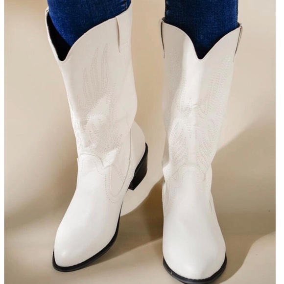 White Western Cowboy 🤠 Embroidery Design B… - Picture 3 of 4